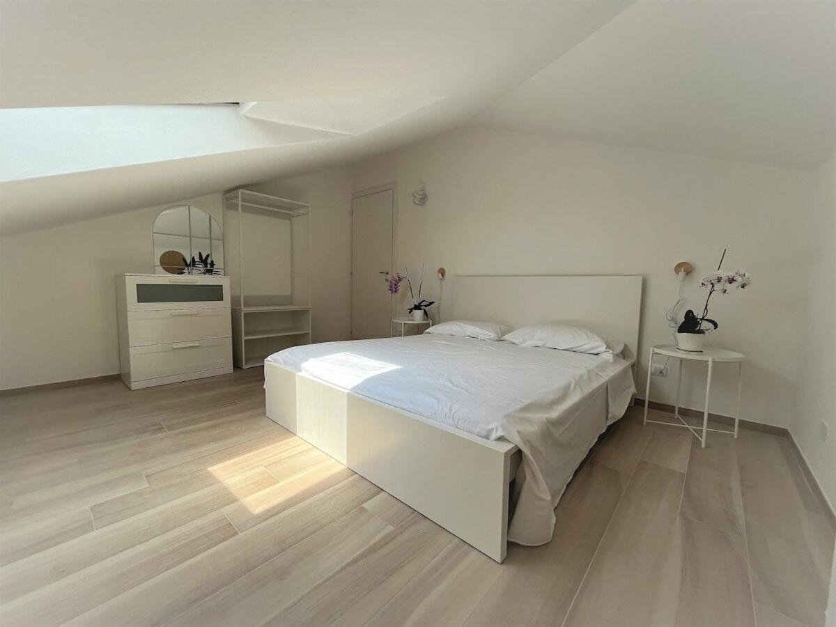 Апартаменты Attico Lilium Пескьера-дель-Гарда Экстерьер фото